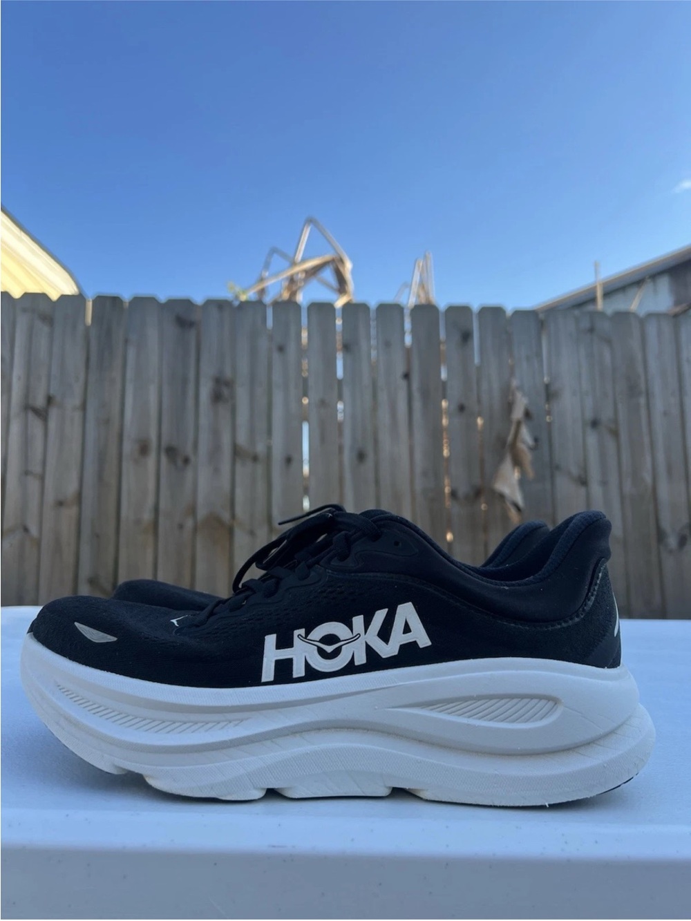 Men’s Hoka Bondi 9 Black and White Cushioned Athletic Sneakers size 10